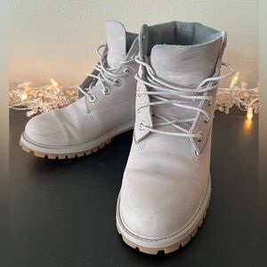 Timberland Light Gray Lace-Up Boots Women’s Size 7 Men’s Size 5 EU 37.5